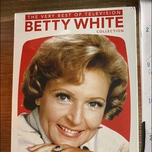 WHO LOVES BETTY WHITE???  We all do 💜